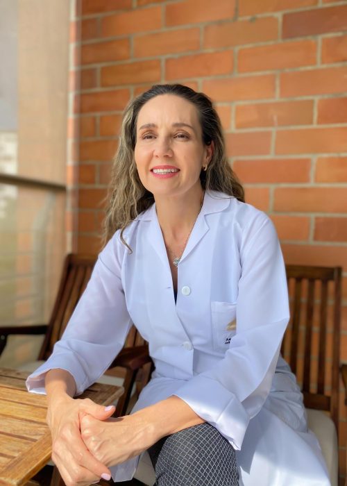 Dra Veronica Molina Dermatologa perfil